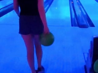 Eva: So sexy bowling.