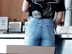 Candid College Ass in Jeans