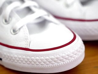 My Sister&#039;s Shoes: Converse Low White Brand New I chucklove