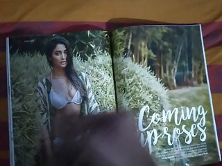 pooja hegde got cumsplah