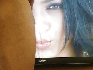 Trisha hot face cum on Big screen 