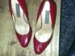 Cumming on wifes red heels 