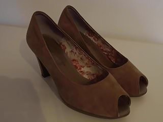 My Sister&#039;s Shoes: Brown Peeptoe Heels I 4K