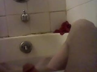 Guy cums in the bath...