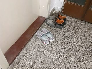 Cum on unknown girl shoes In the building part 1