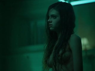 2 Pussy, India Eisley, Coed, Pussy