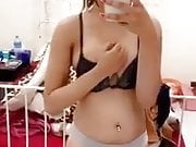 Sri lankan Hot Girl Showing her sexy body