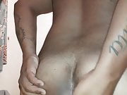 Gordinho  dedilhando seu cuzinho gostoso 