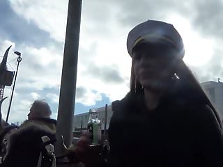 Mit Wichse in der Fresse zum Karneval! Dreister Cumwalk!