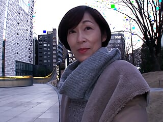 H077G02 A neat and clean 50-something mature woman with short hair appears in AV in search of a woman&#039;s pleasure!