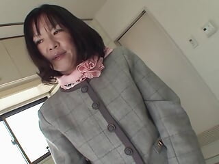 Makiko Nakane Is a Horny Asian MILF Who Likes Intense Solo Masturbation Before Oral Sex