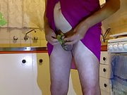 wank with kiwifruit