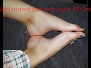Nita moves her sexy (size 39-40) feet (part 2)