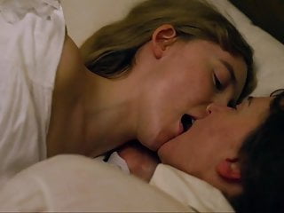 Celebrity Kate Winslet in Lesbian Sex Scene in Ammonite 