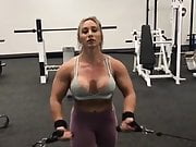   amazing  muscle  busty  lady