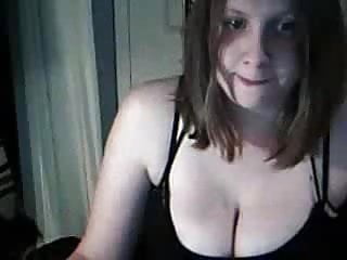 Busty webcam chick mudkip...