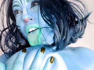Na'vi Vibrates Blue Pussy And Sucks Blue Nipples