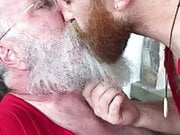bearded bears kissing