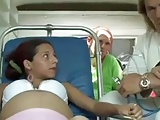 Schwangere im Krankenwagen gefickt  - Bild 2