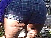 Ghetto auntie jiggle booty and thighs