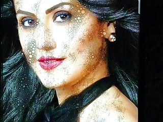 Taapsee pannu spit tribute...