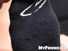 Asian hunk Axel masturbates vigorously during feet treatment