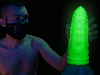 Social distancing and aliens clayton dildo...