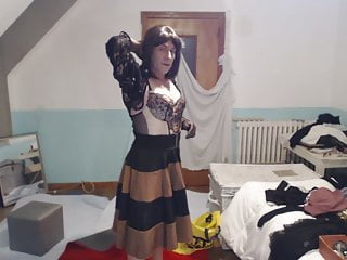 vinage french crossdresser want to seduce old man or other