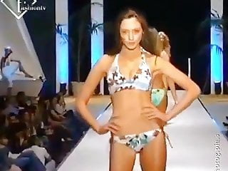 Gal Gadot - Fashion Show 2001