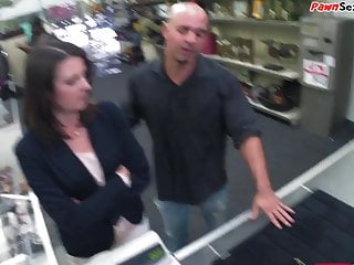 Pawning babe rescued by store manager...