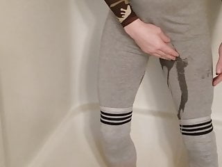 pissing myself in cotton spandex tights