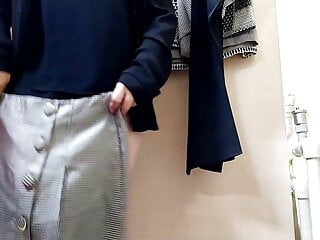 Amateur Bbw Hidden Camera video: OMG! Russian mommy trying on skirts in a fitting room