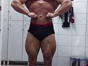 Str8 bodybuilder massive flexing