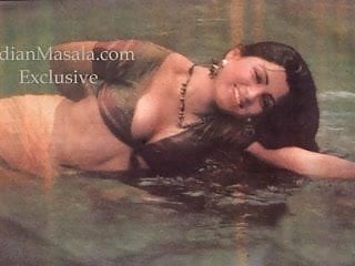 Indian Actress ass, boobs, navel hot show