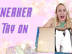 Hot blonde Sneaker unboxing