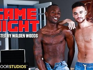 2 Ebony Hotties Beaux Banks And Miller Axton Fuck Raw...