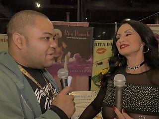 Exxxotica Expo, Close up, Interview, Brunette