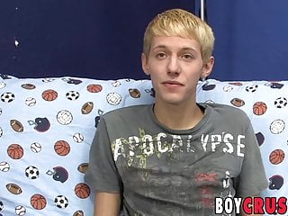 Boy nackt blond Gay Porn