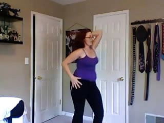 Curvy dances on webcam for me...