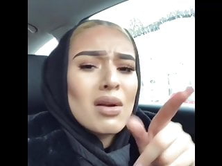 Sexy hijabi iamah music video...