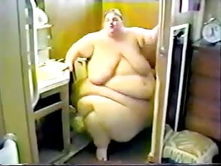 Fatty&#039;s journey to the bathroom 