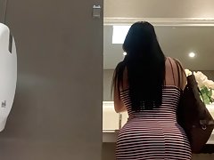 CAMERA AMATEUR IN PUBLIC TOILET